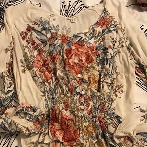 Gorgeous peplum button up top with balloon sleeves